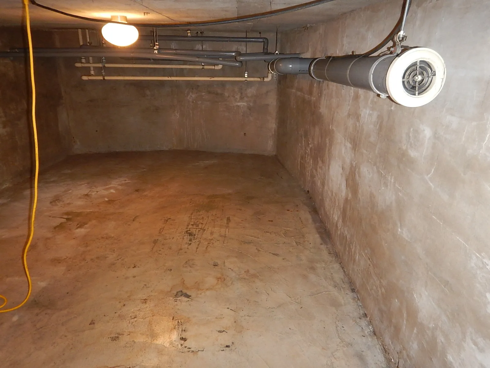 地下室のカビ臭防カビ工事