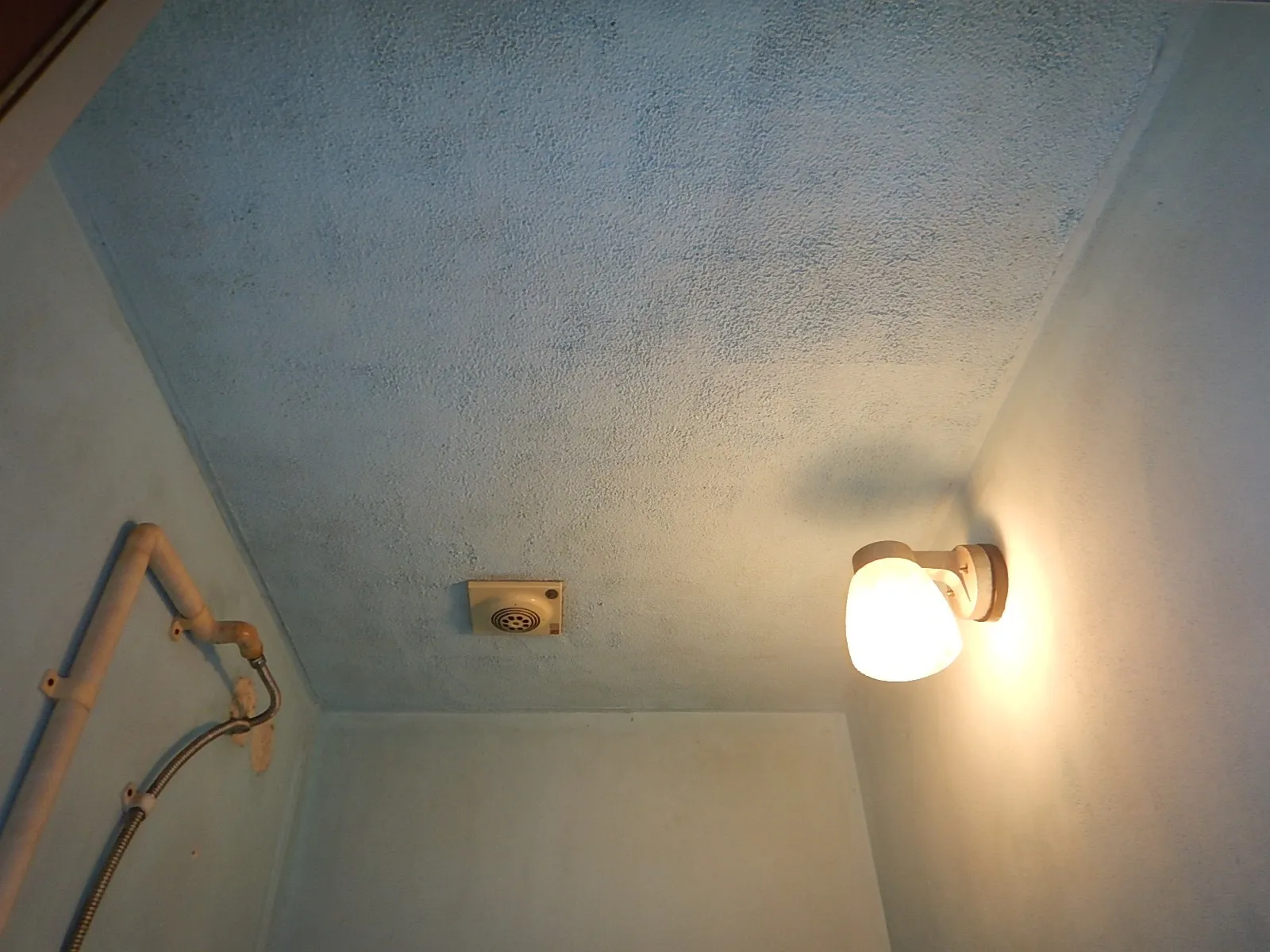東京都多摩市賃貸アパート浴室防カビ塗装工事の費用は？