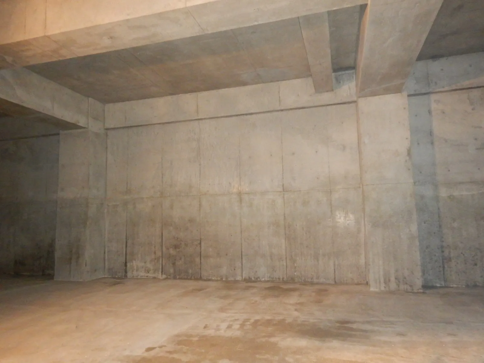 【東京都目黒区】カビ臭い巨大な地下室防カビ工事