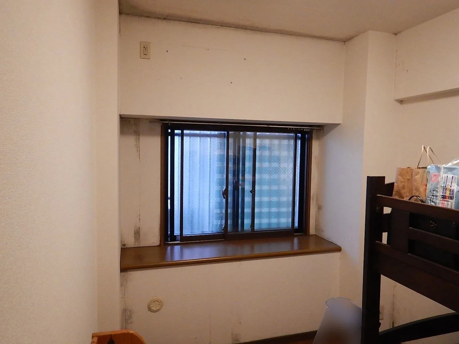 天井壁紙にカビが発生する子供部屋に防カビ結露対策工事