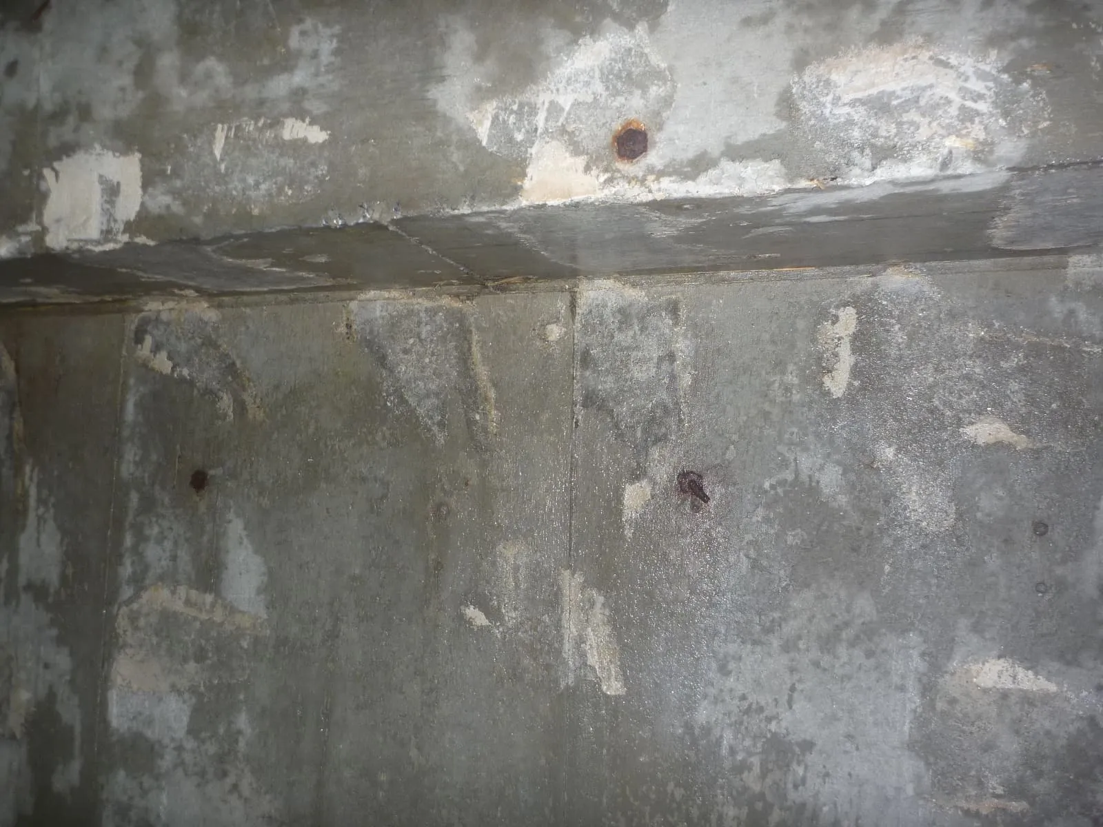 【埼玉】梁や柱型に潜む結露カビ|築30年超マンションの盲点