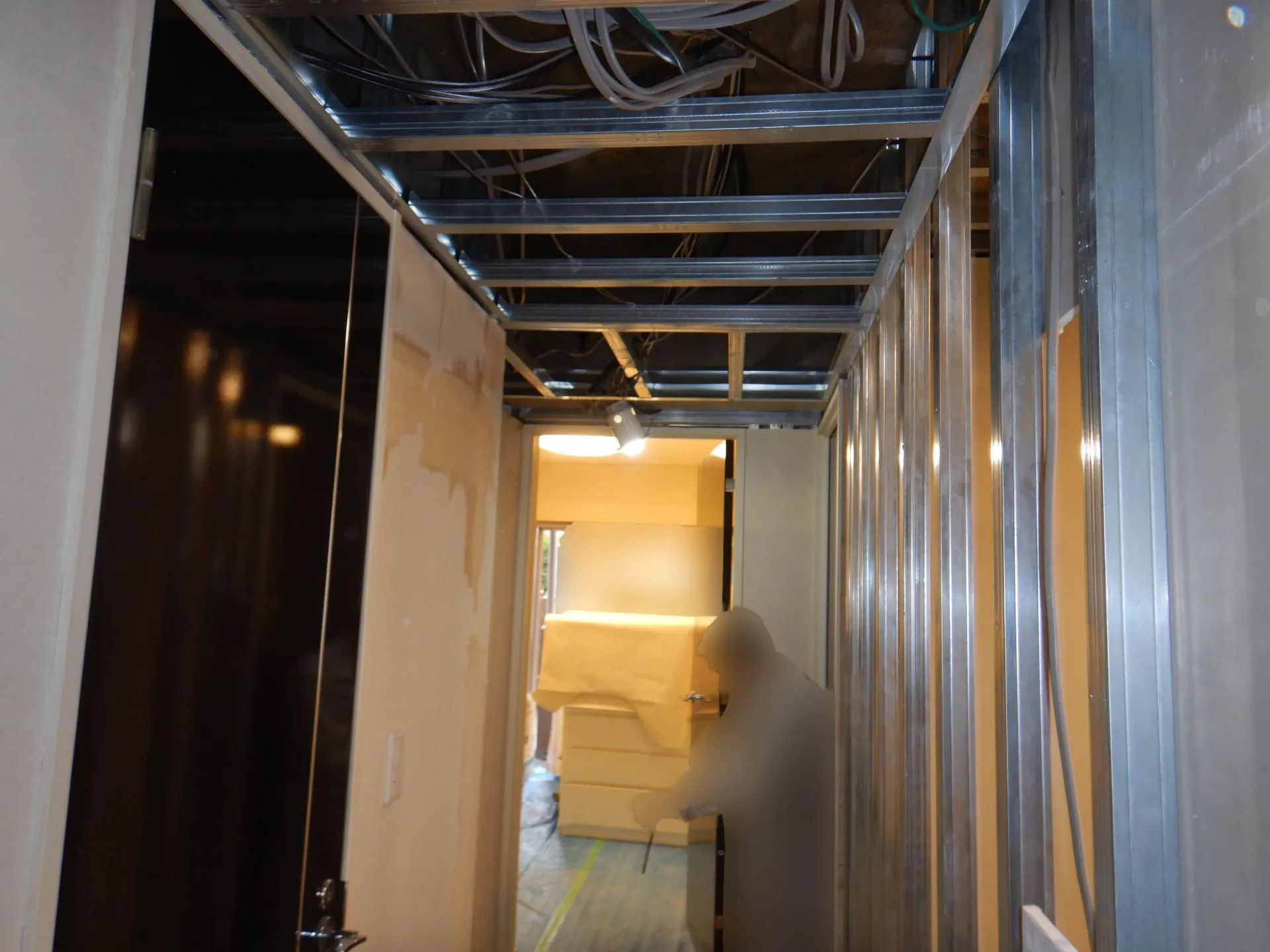 漏水後に防カビ工事が必要な理由｜コンクリートでも起きるカビ繁殖