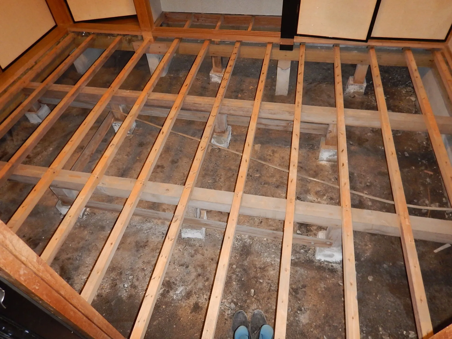 古い戸建住宅リフォームで見落とされがちな「見えない場所」のカビ対策｜防腐剤だけでは止まらない理由