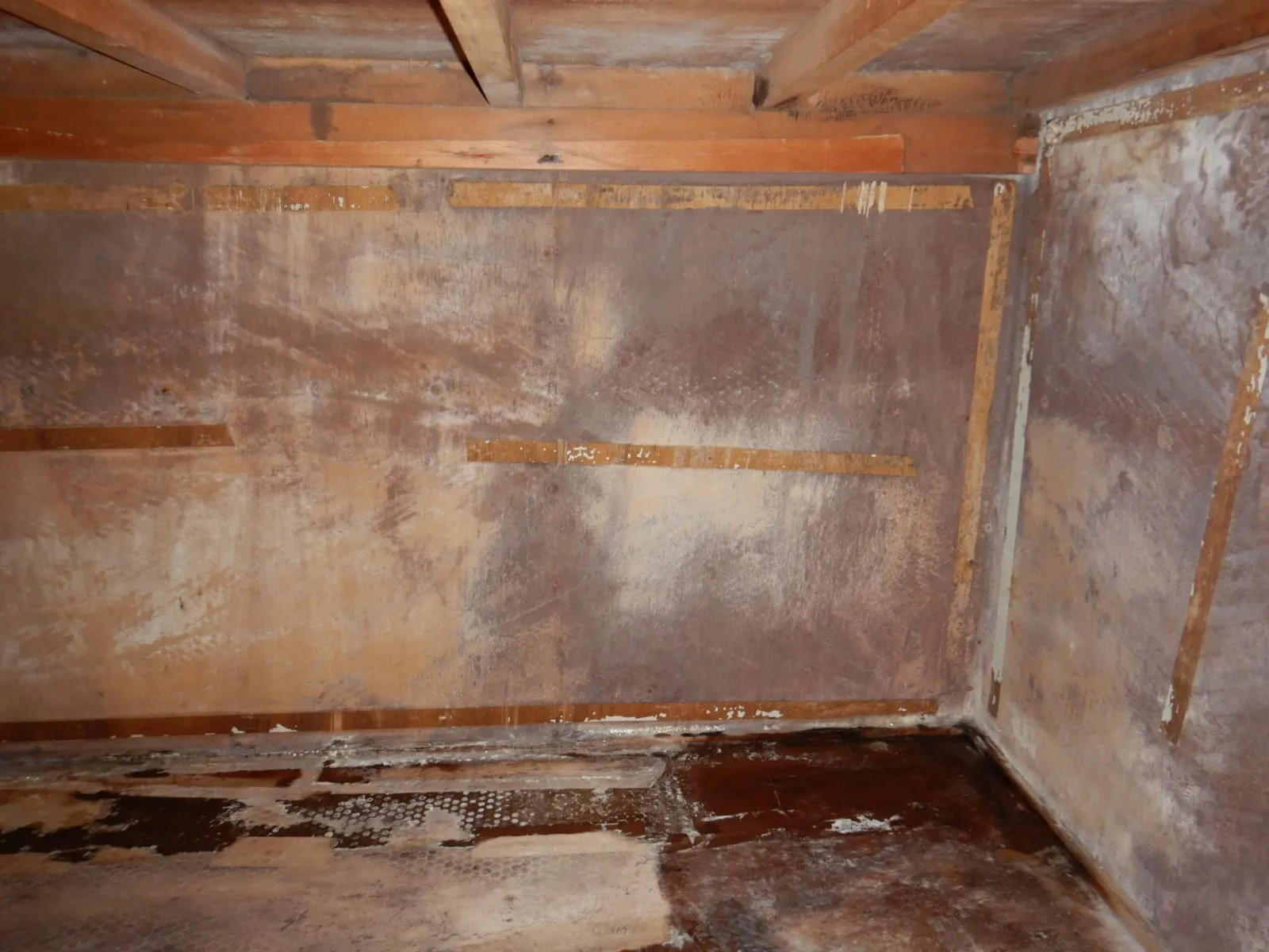 【さいたま市・埼玉】団地の押入れが冷える理由｜結露するベニアと黒カビ対策