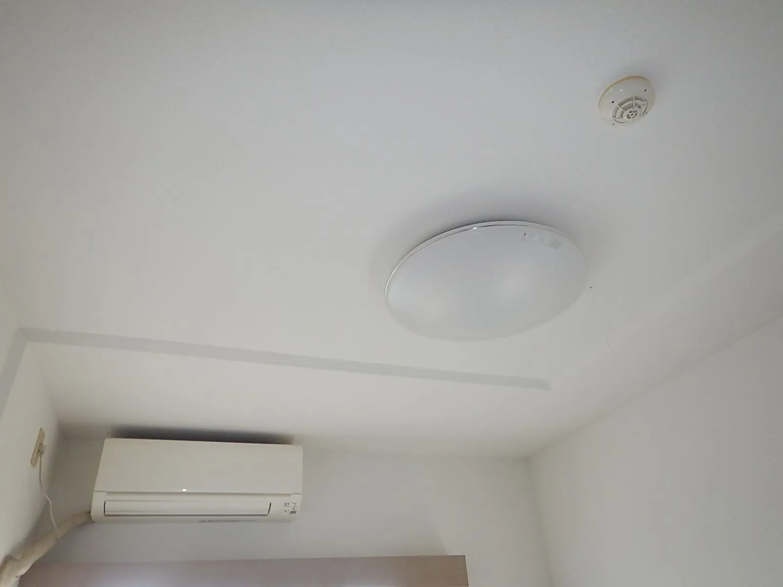 スタイロフォーム貼りでコンクリート直張りの結露は止まるのか？【埼玉マンション】