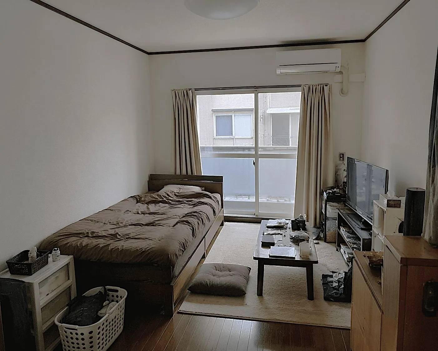 【さいたま市】なぜ壁紙を張替えても臭いが残るのか？賃貸退去後に多い原因