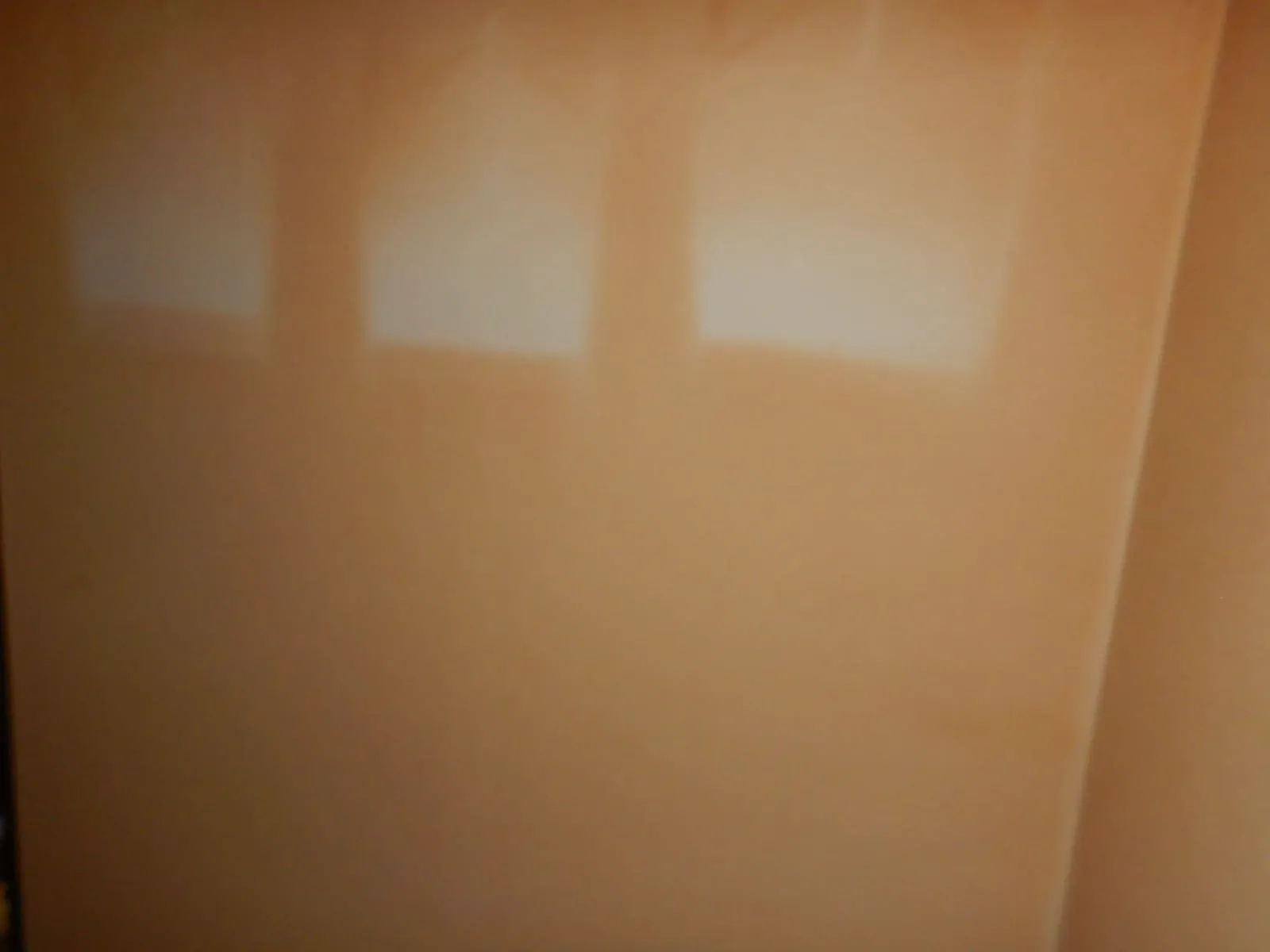 【埼玉】一部屋だけタバコ臭が残る時、どこへ相談するのでしょうか？