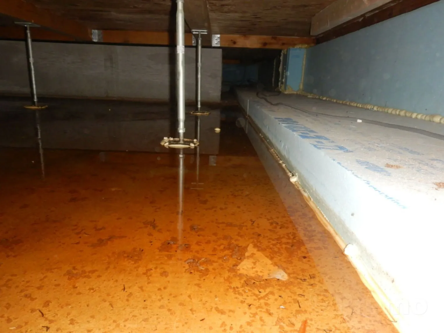 建築中のベタ基礎に雨水が溜まった!早めの水抜き・乾燥が必要な理由
