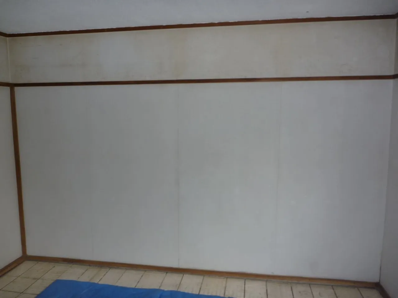 中古団地を購入する時、コンクリート直張り壁紙が多い部屋はどうしますか？
